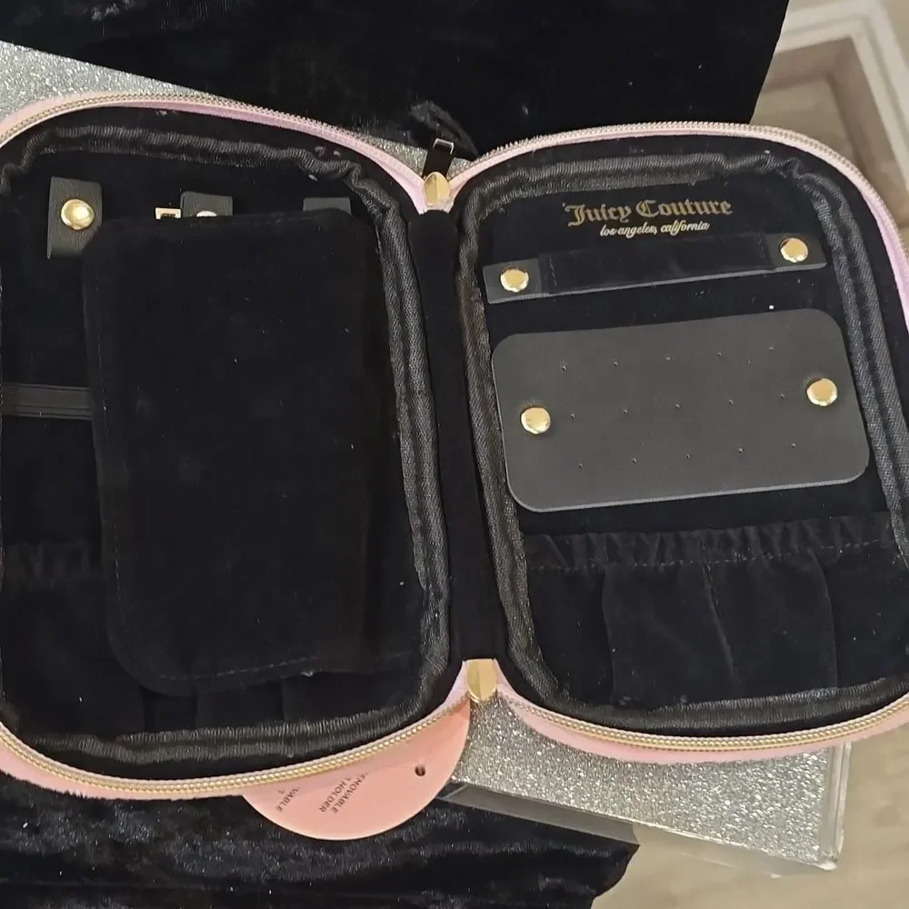 Juicy Couture Heritage Scottie Dog Travel Jewelry Organizer‎